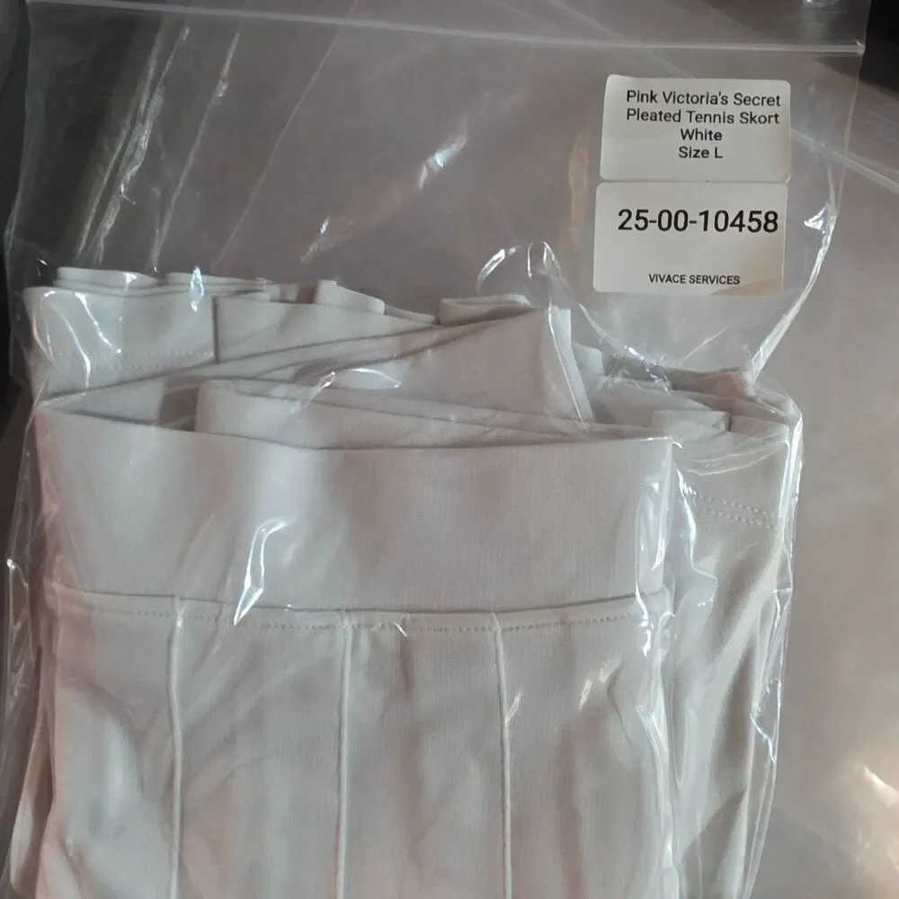 PINK Victoria’s Secret Women’s Skort Size L White Pleated Tennis Stretch